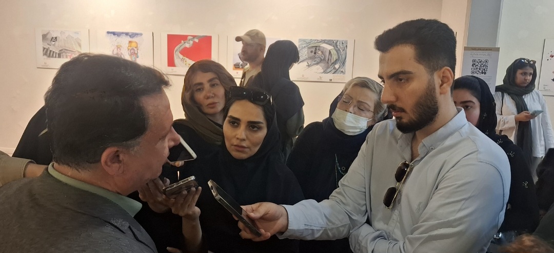 کاظمی در افتتاحیه نمایشگاه آثار منتخب نخستین جشنواره بین‌المللی کاریکاتور «پول و سرمایه»: محور اصلی جشنواره پول و سرمایه بود