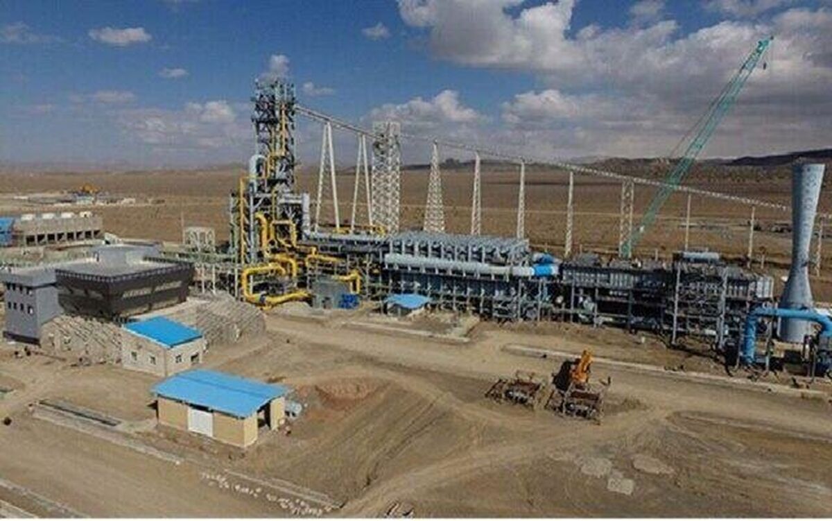 دکتر حاتمی در نخستین نشست خبری آیین معارفه شرکت احیا استیل فولاد بافت: محصول اصلی شرکت آهن اسفنجی است