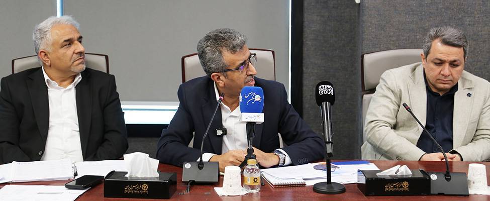 دکتر حاتمی در نخستین نشست خبری آیین معارفه شرکت احیا استیل فولاد بافت: محصول اصلی شرکت آهن اسفنجی است