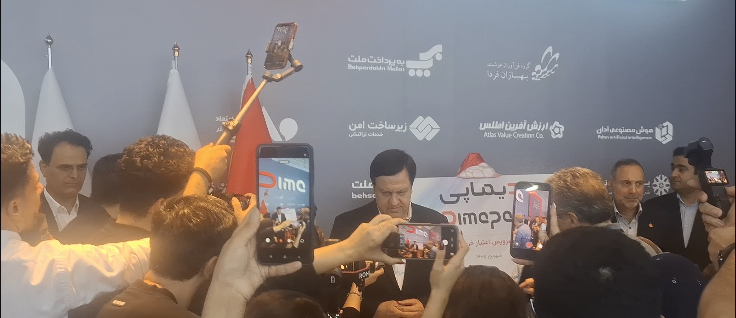 فرخ‌نژاد در آیین رونمایی از سرویس خرید اعتباری «دیماپی» بانک ملت: راه‌اندازی دیماپی حاصل کار تیمی و همدلی بخش‌های مختلف بانک ملت بوده است