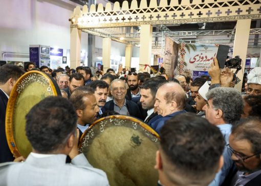 دکتر پزشکیان از نمایشگاه توانمندی‌های روستایی و عشایری ایران بازدید کردند
