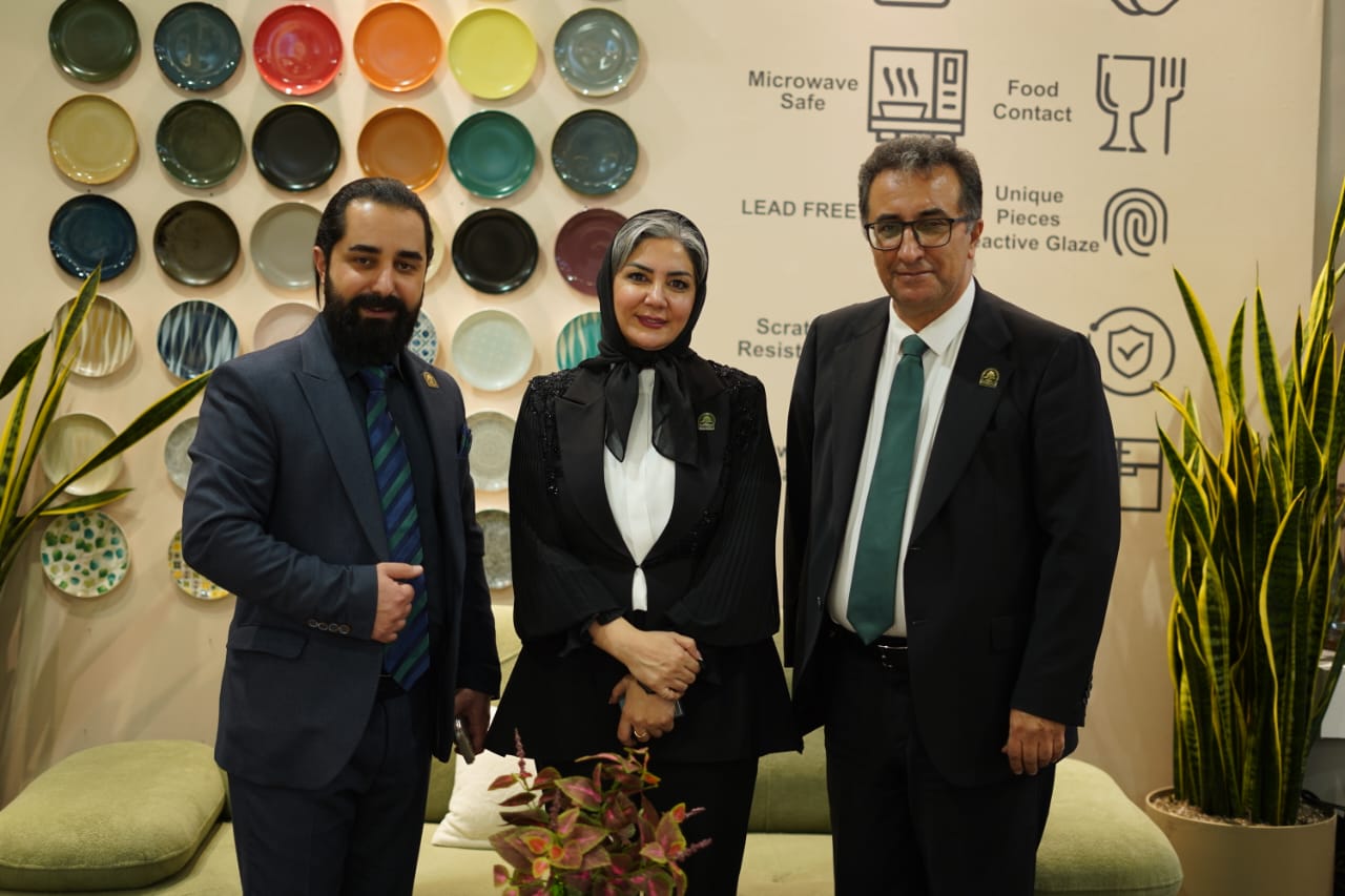 مهندس اصغر زاده در حاشیه بیستمین و ششمین نمایشگاه بین المللی لوازم خانگی ۱۴۰۵: محصول ما کاملا متمایز در صنعت چینی و پرسلان است