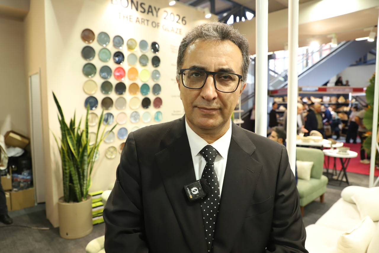مهندس اصغر زاده در حاشیه بیستمین و ششمین نمایشگاه بین المللی لوازم خانگی ۱۴۰۵: محصول ما کاملا متمایز در صنعت چینی و پرسلان است