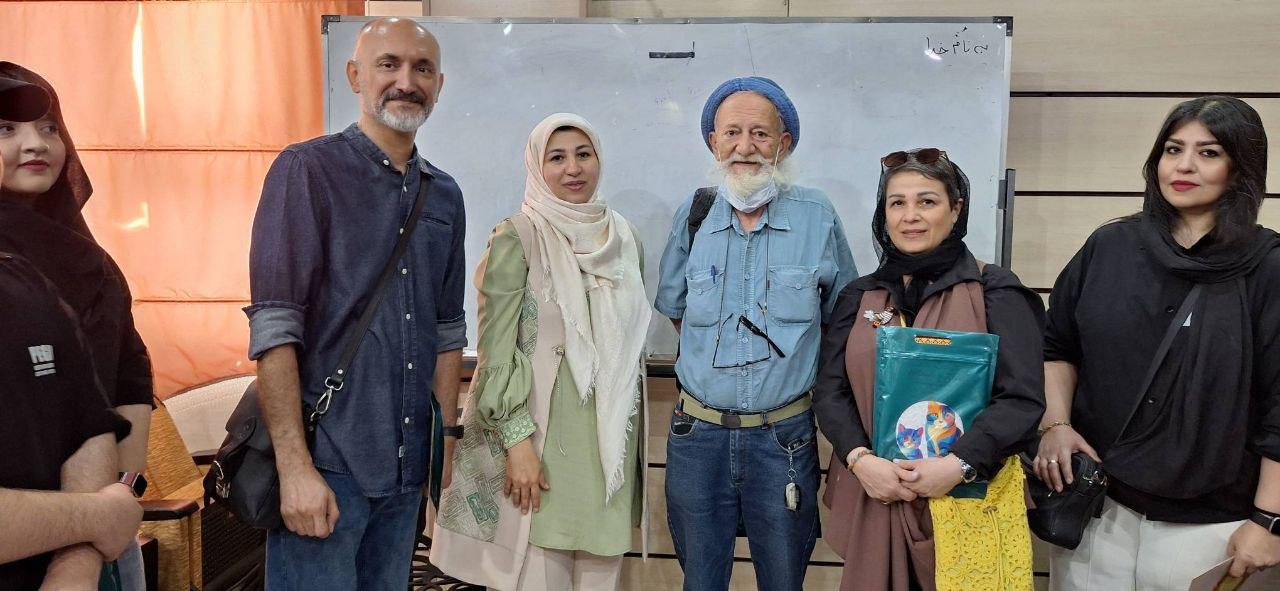 به کوشش لیلا شاهنجرینی؛ ششمین کتاب بین‌المللی هنرهای تجسمی با محوریت «دوستی با حیوانات» رونمایی شد